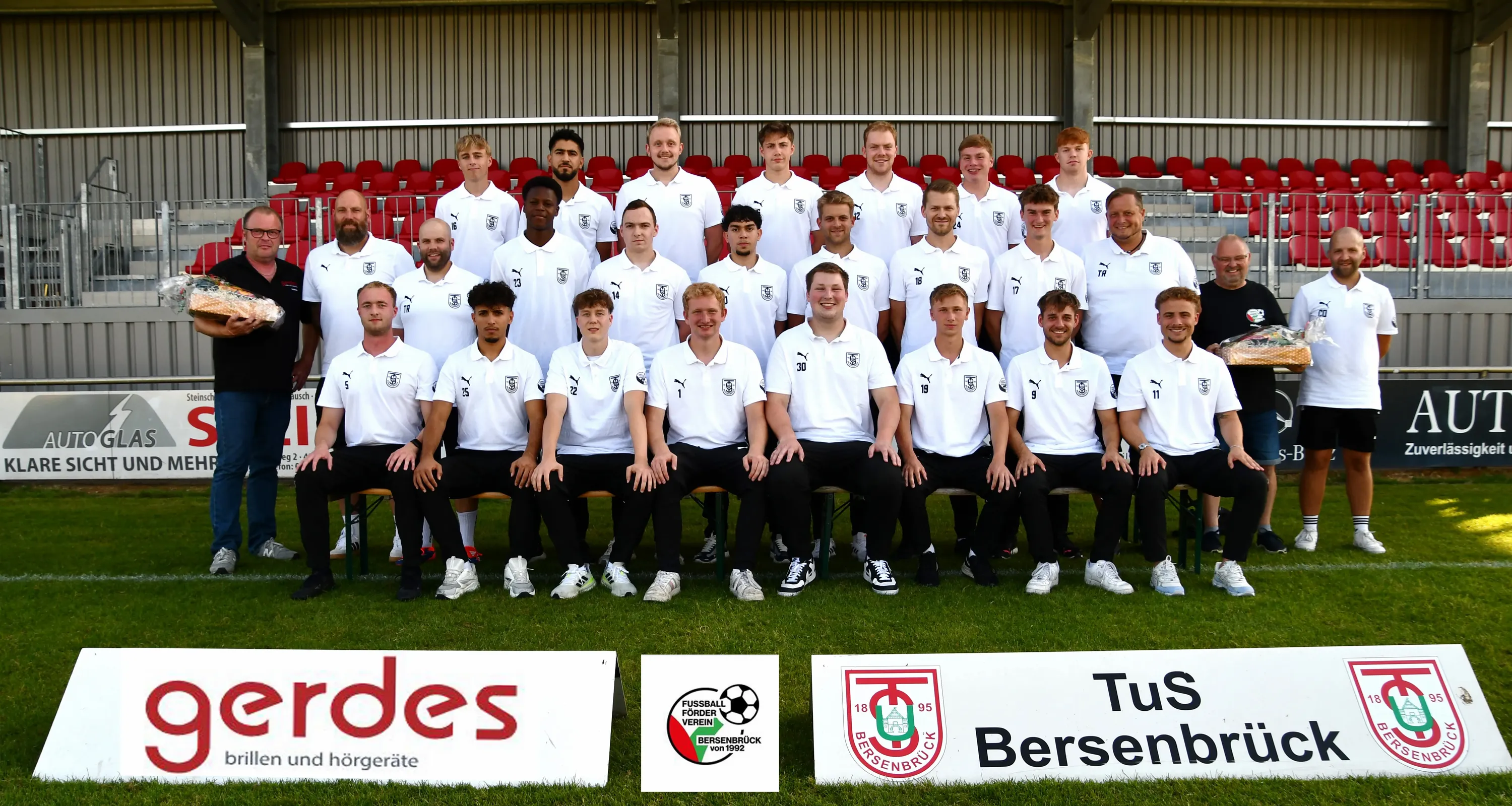 Neue Poloshirts für die U23