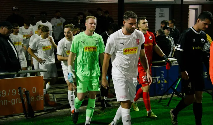 Stichwort Aufstieg: Biene zu Gast im Hasestadion