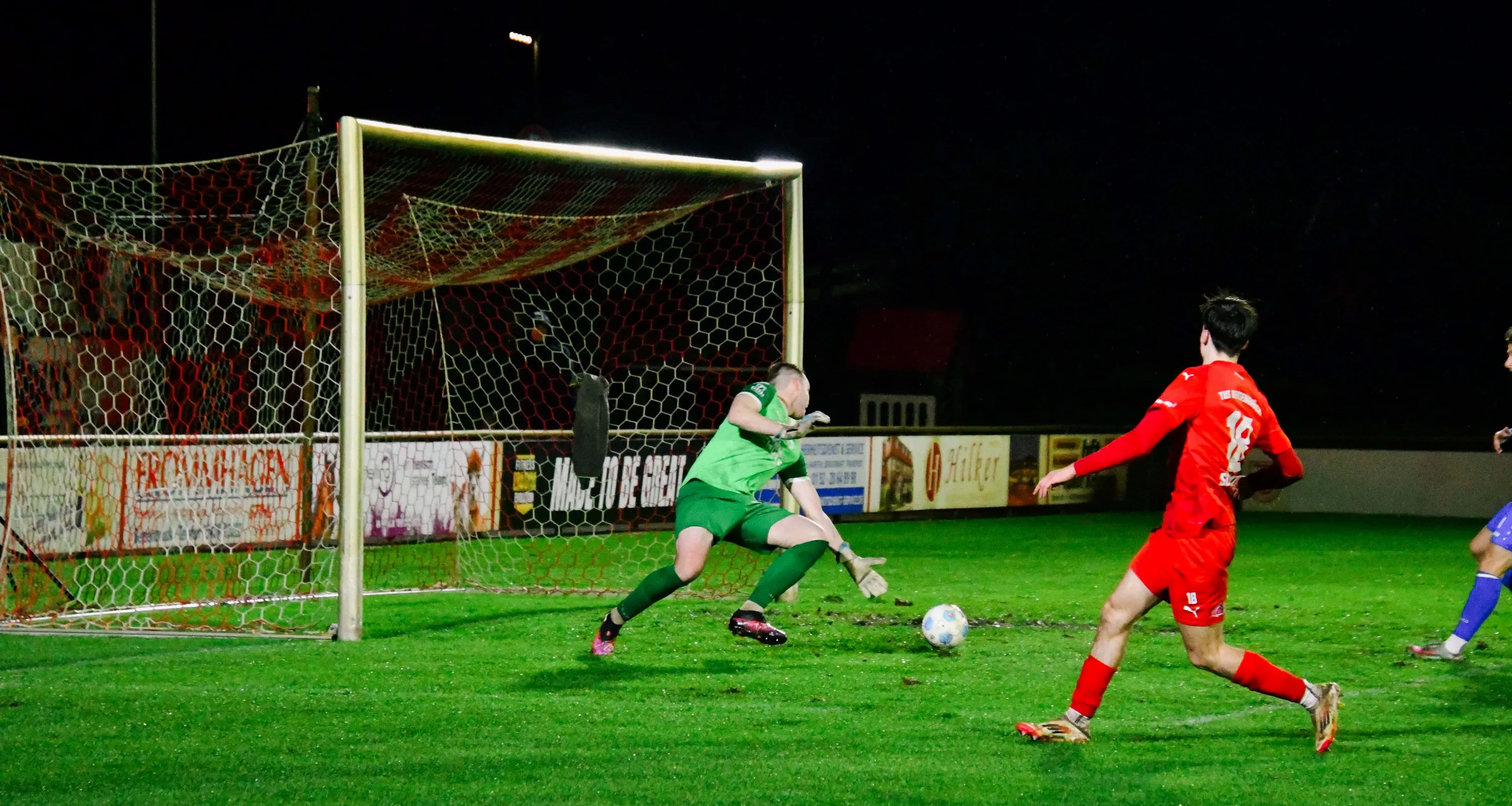 Bersenbrück ringt Biene nieder und blickt nach oben