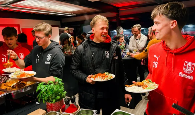 Spontaner Sponsorenabend statt Spitzenspiel