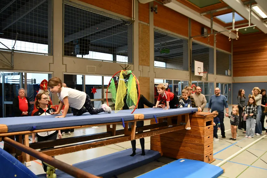 Das Eltern-Kind-Turnen erfreut sich seit Jahren großer Beliebtheit