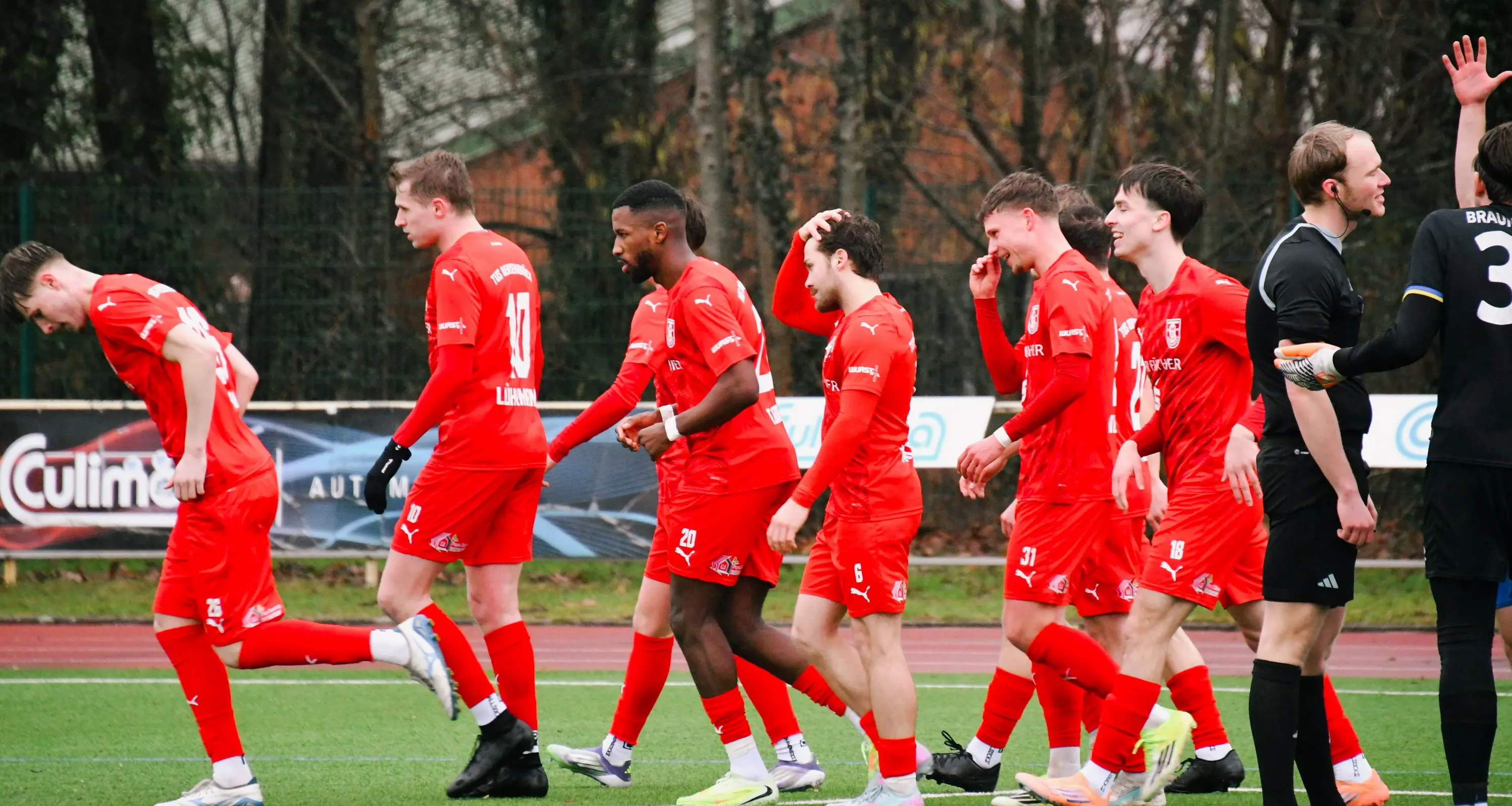 Direkte Chance zur Kurskorrektur auf Kunstrasen