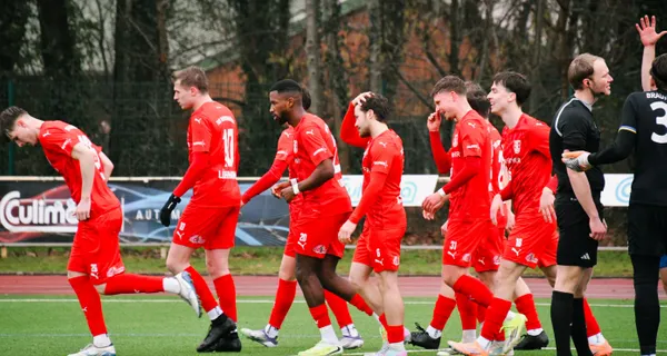 Direkte Chance zur Kurskorrektur auf Kunstrasen