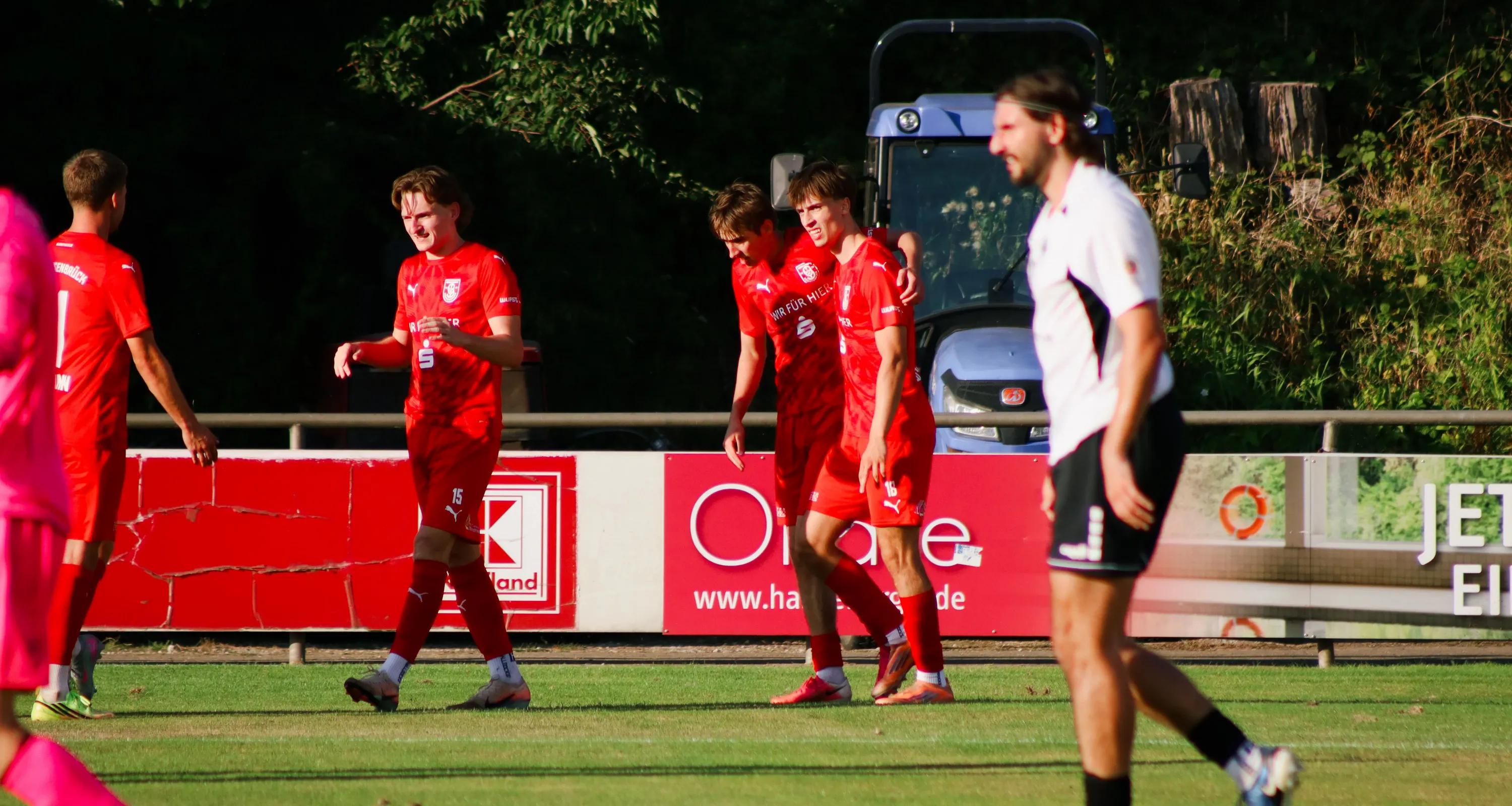Mit viel Kampf ab ins Viertelfinale