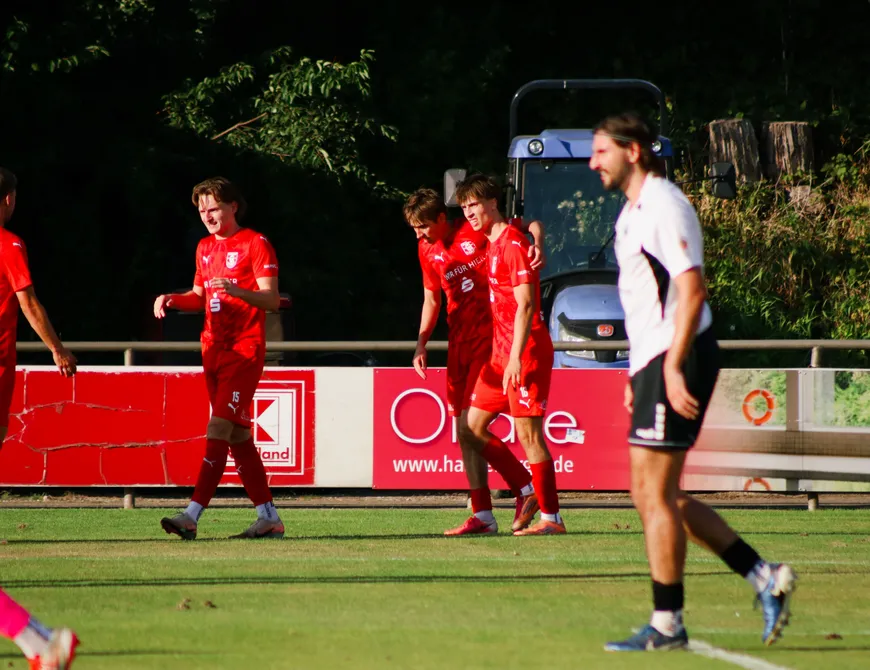 Mit viel Kampf ab ins Viertelfinale