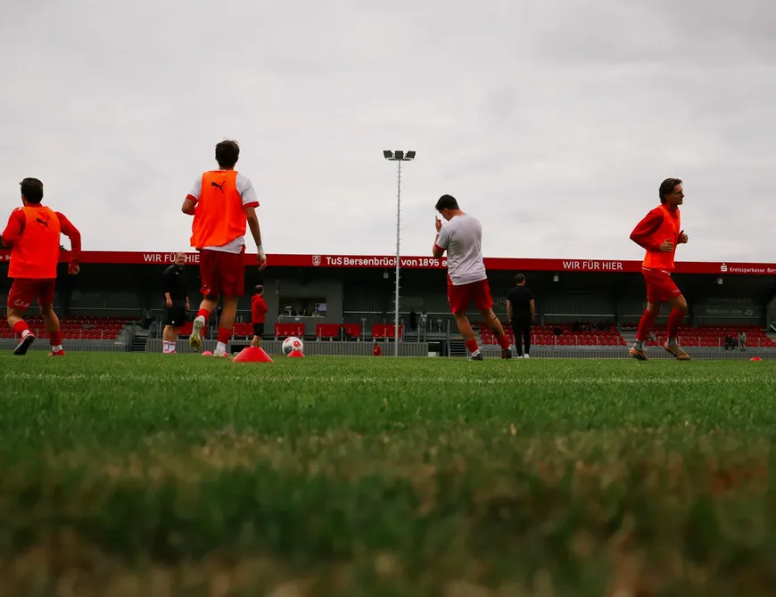 Jede Menge Kickers Emden beim SV Wilhelmshaven