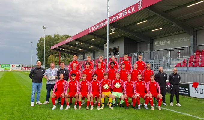 CS Birse stattet U23 mit neuen Aufwärm-Zippern aus