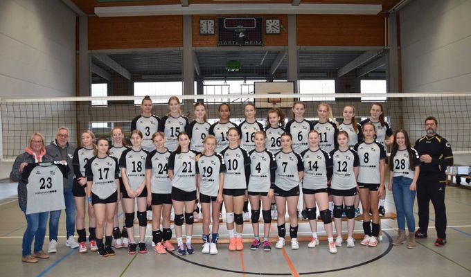 Große Trikotspende für Damen der Volleyballabteilung