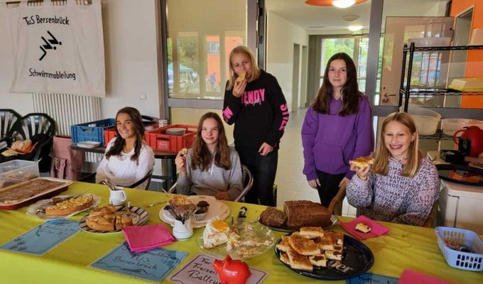 TuS Schwimmer halfen beim Hundeschwimmen