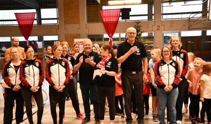 TuS Sportschau begeisterte vor voller Sporthalle