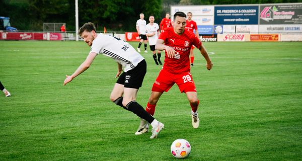 Rasanter Derbysieg mit Schönheitsfehlern