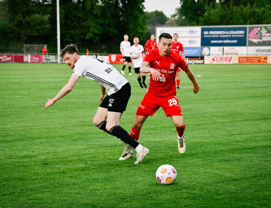 Rasanter Derbysieg mit Schönheitsfehlern